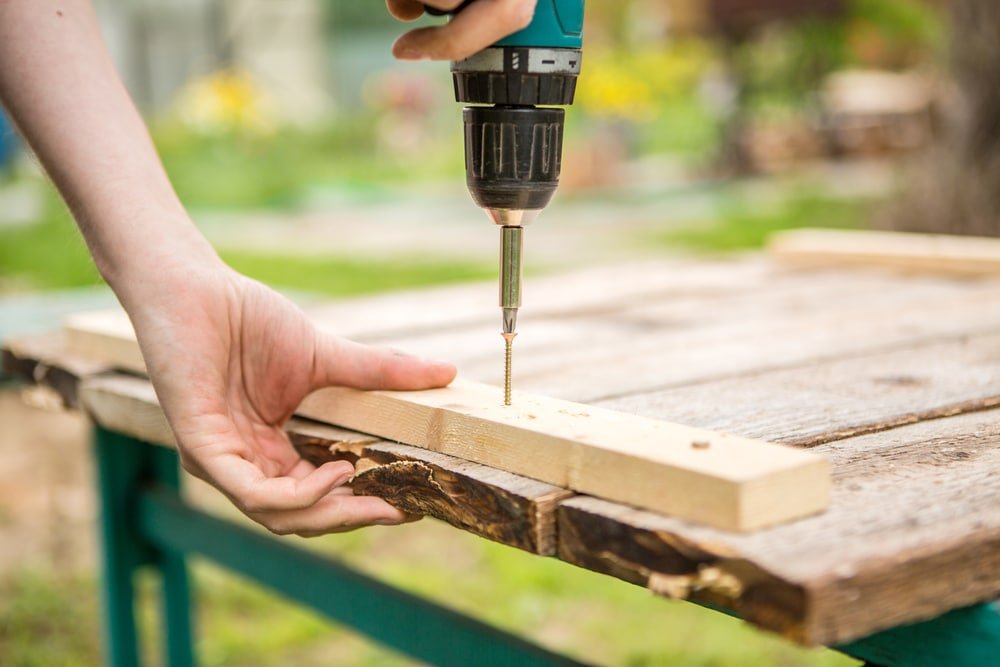Electric Screwdriver vs Manual