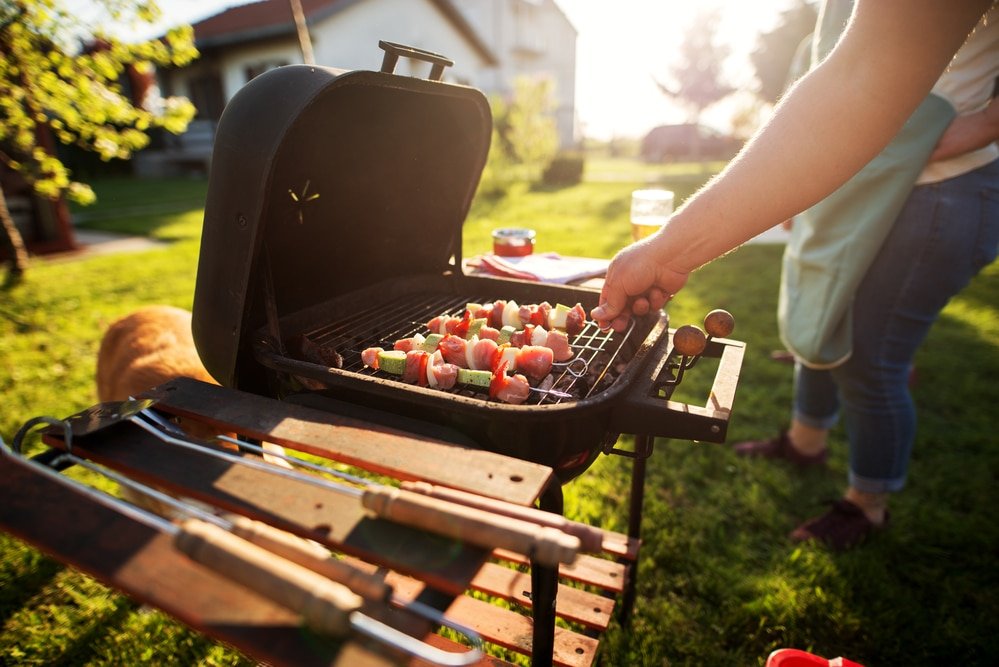 How to Convert a Gas BBQ to Charcoal