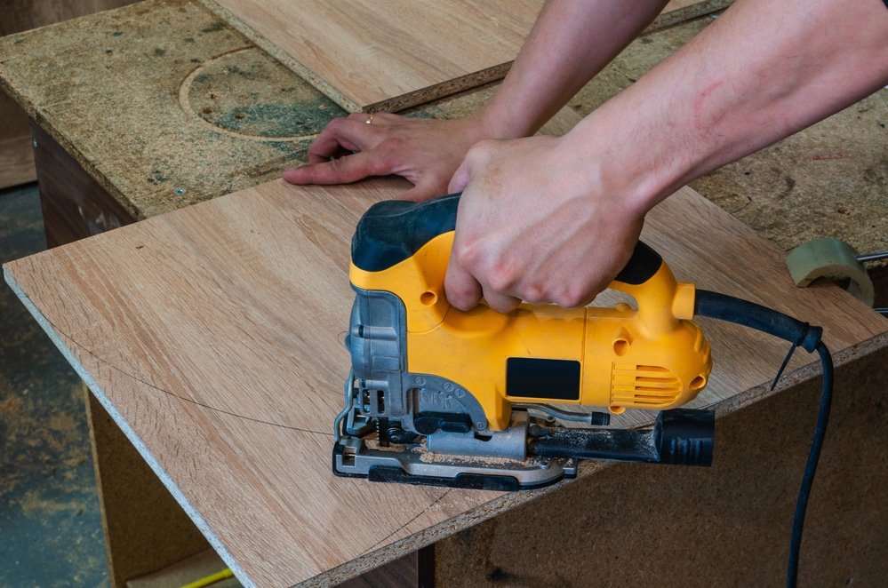How to Cut a Circle in Wood with a Jigsaw
