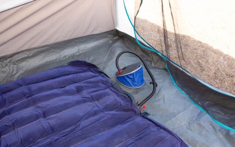 How to Fold an Inflatable Mattress: Tips & Troubleshooting