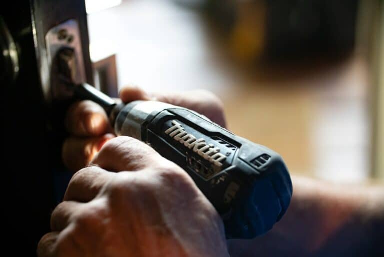What Is the Difference Between an Electric Screwdriver and a Drill