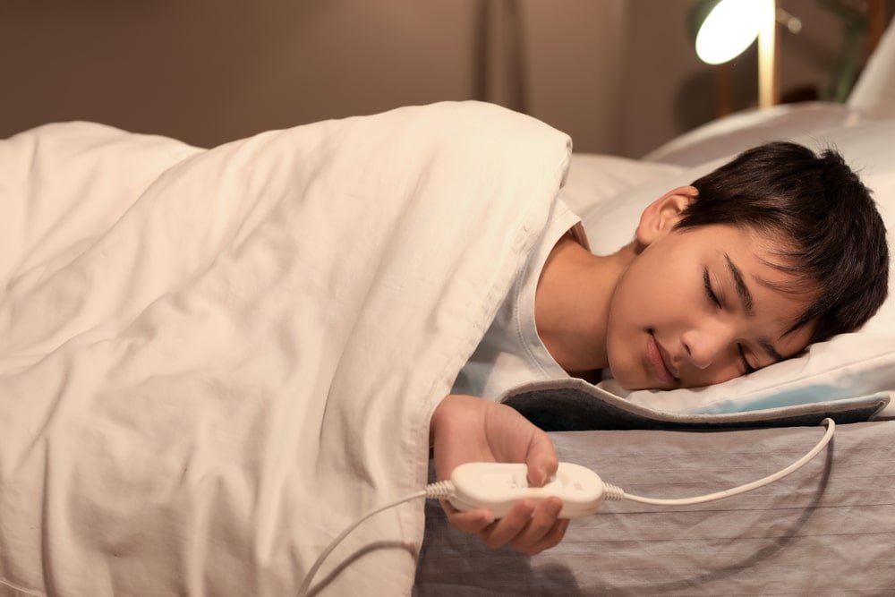 can I use an electric blanket all night