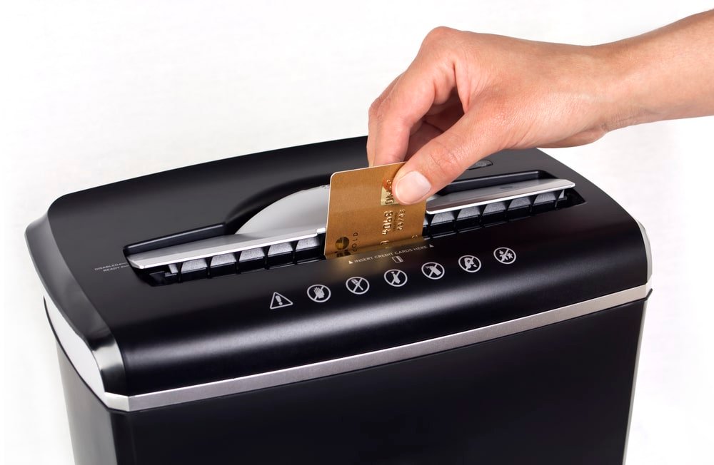 can paper shredders shred credit cards