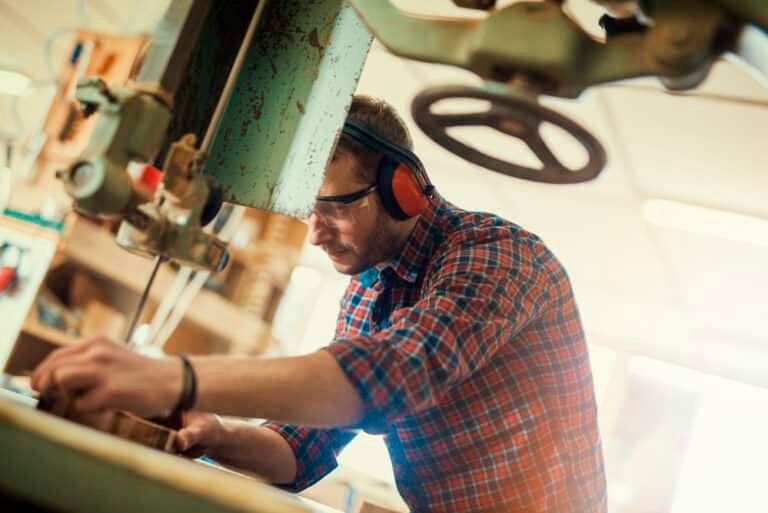 How to Build a Scroll Saw Stand: A Step-by-Step Guide
