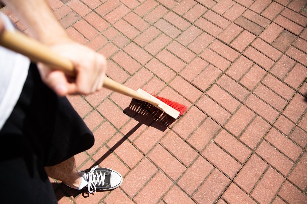 how to clean a driveway without a pressure washer