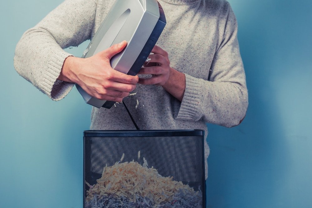 how to clean a paper shredder
