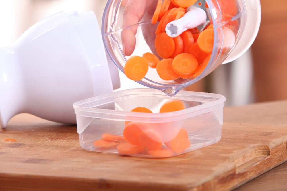 how to grate carrots in a food processor