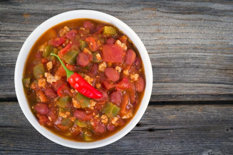 How to Make Chilli Con Carne in a Slow Cooker: 3 Quick Steps