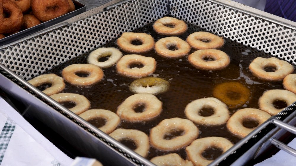 how to make doughnuts in a deep fat fryer