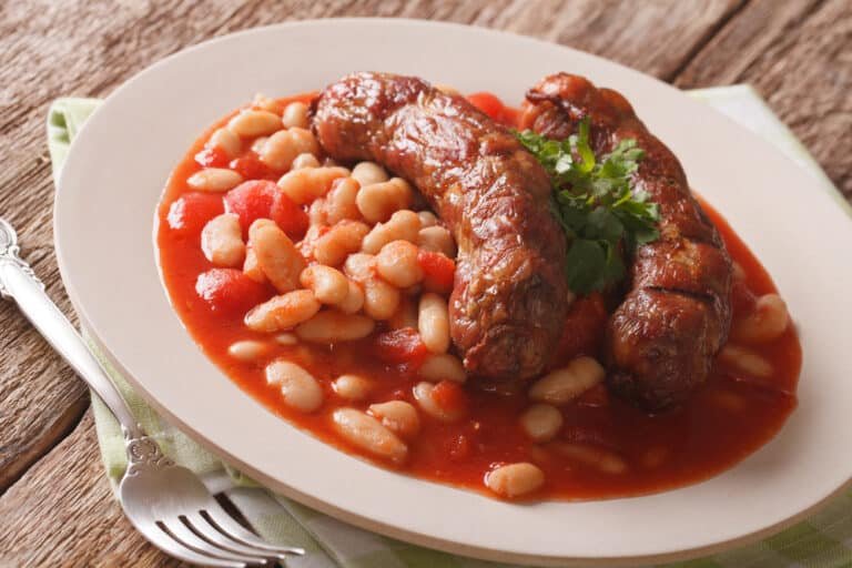 How to Make Sausage Casserole in a Slow Cooker: 4 Easy Steps