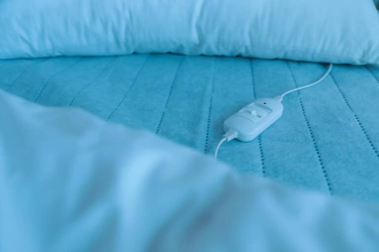 How to Remove the Cord from an Electric Blanket Safely