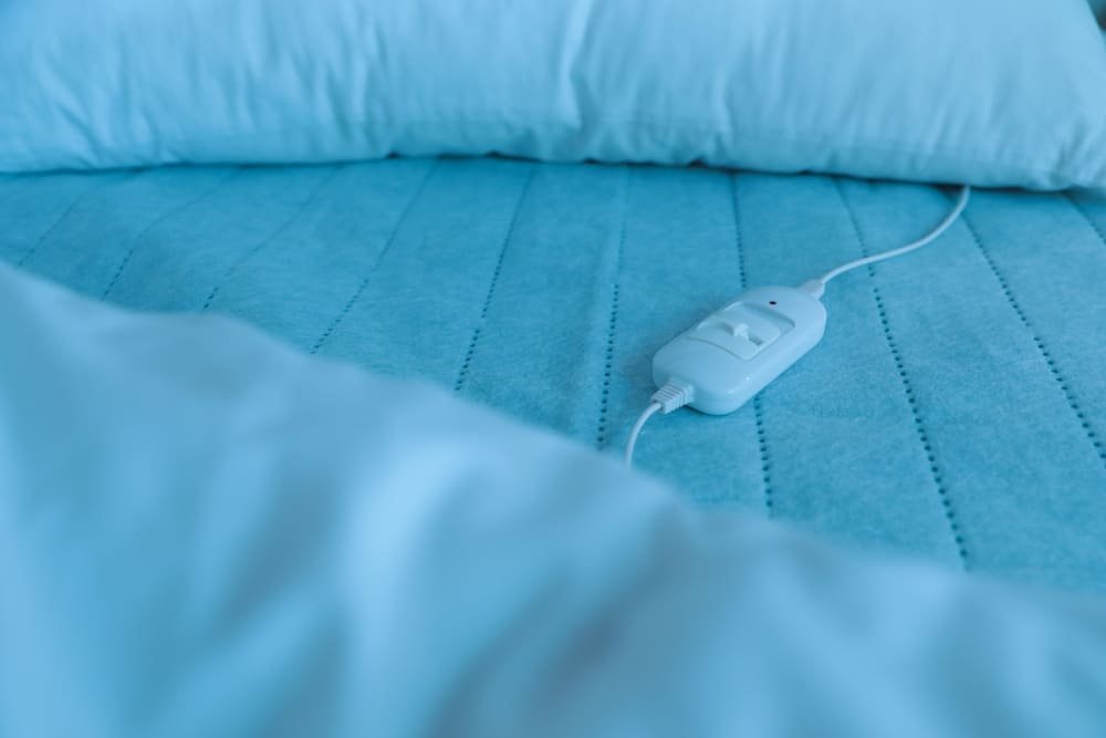 how to remove the cord from an electric blanket