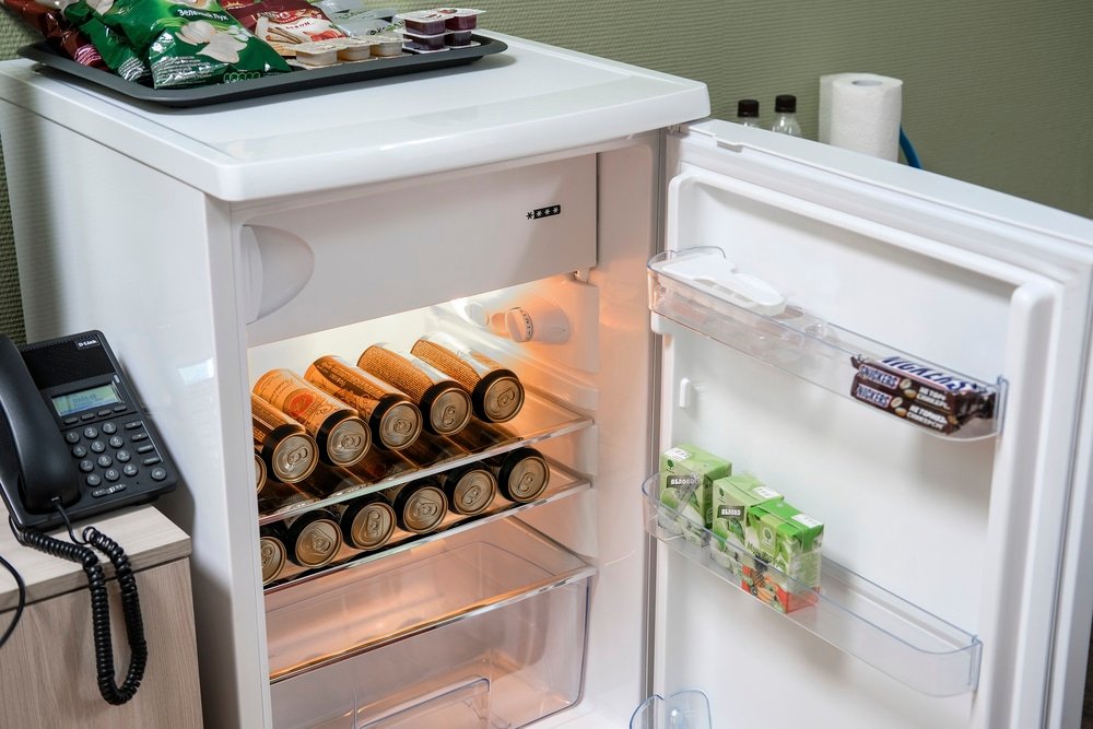 what temperature should a mini fridge be set at