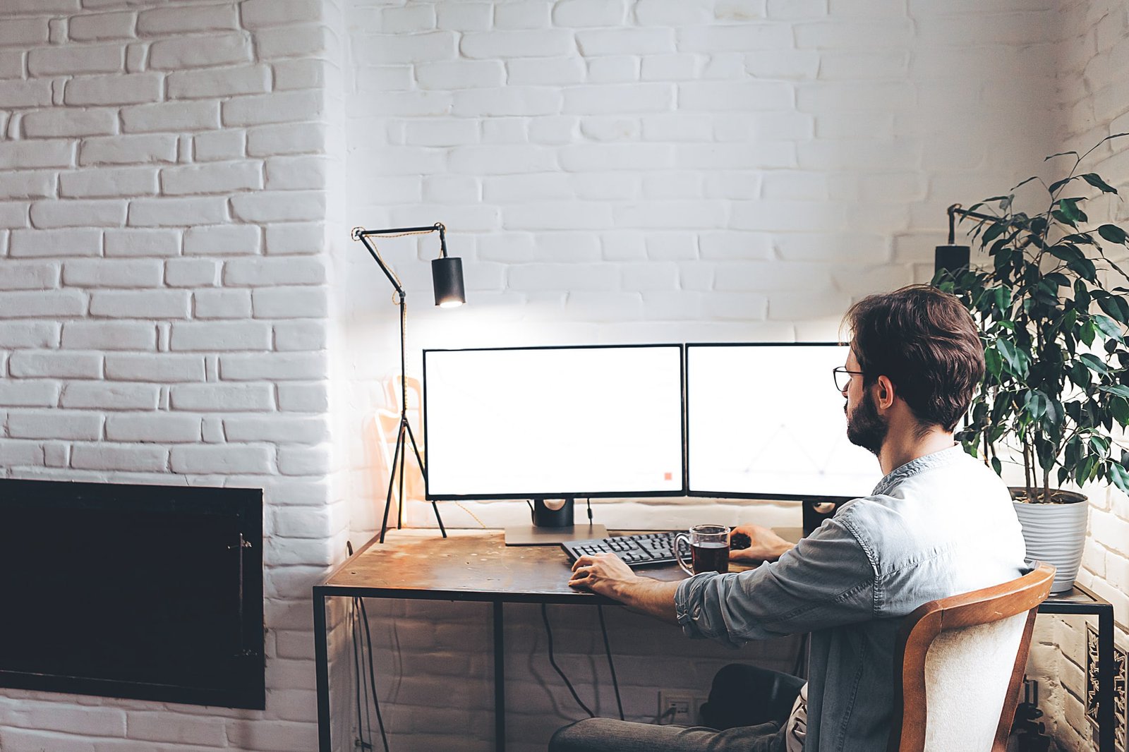 How to Fit Two Monitors on a Small Desk