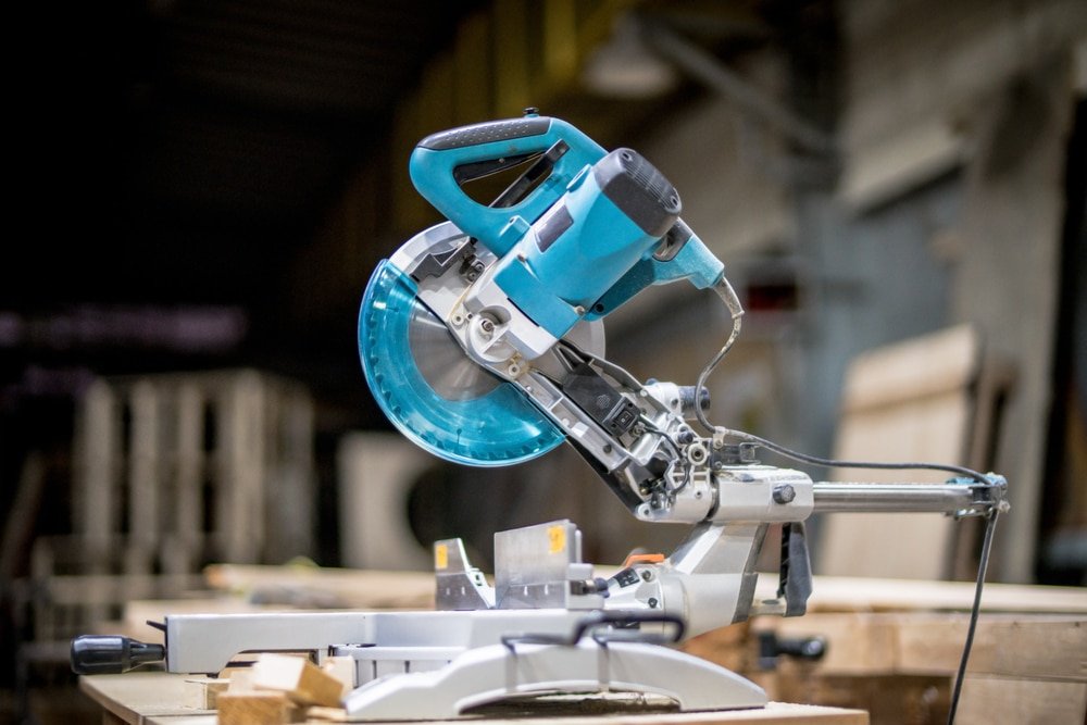 How to Unlock a Mitre Saw in a Jiffy