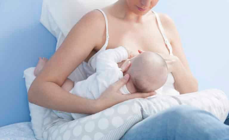 How to Use a Pregnancy Pillow for Breastfeeding: A Guide