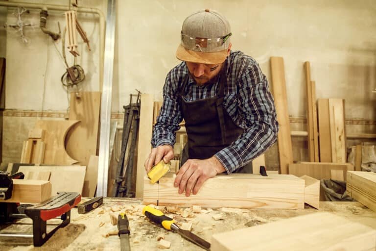 What Is the Difference Between a Spindle Moulder and a Router Table?