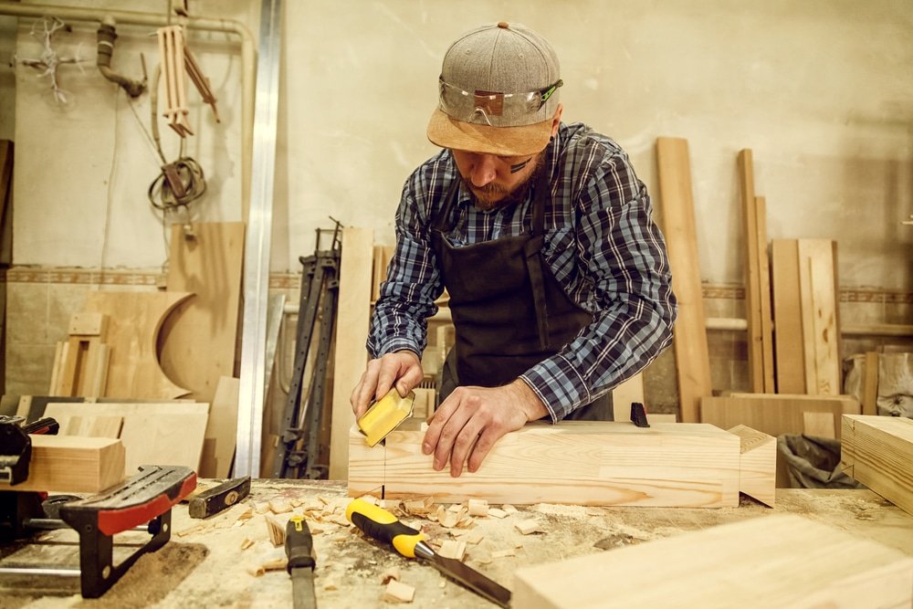 What Is the Difference Between a Spindle Moulder and a Router Table