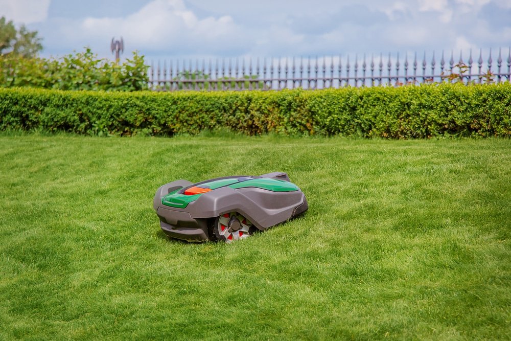 can a robot lawnmower go uphill