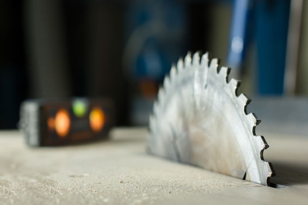 how to change a table saw blade
