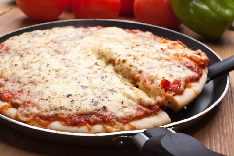 Pizza Perfection: How to Make Pizza in a Frying Pan!