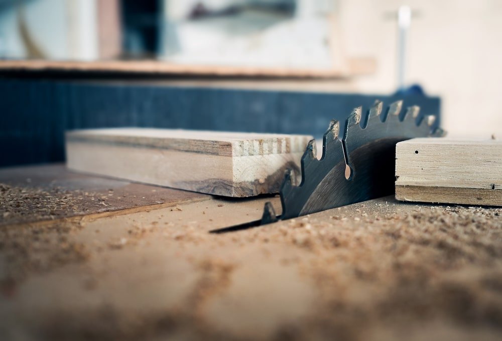 how to sharpen a table saw blade