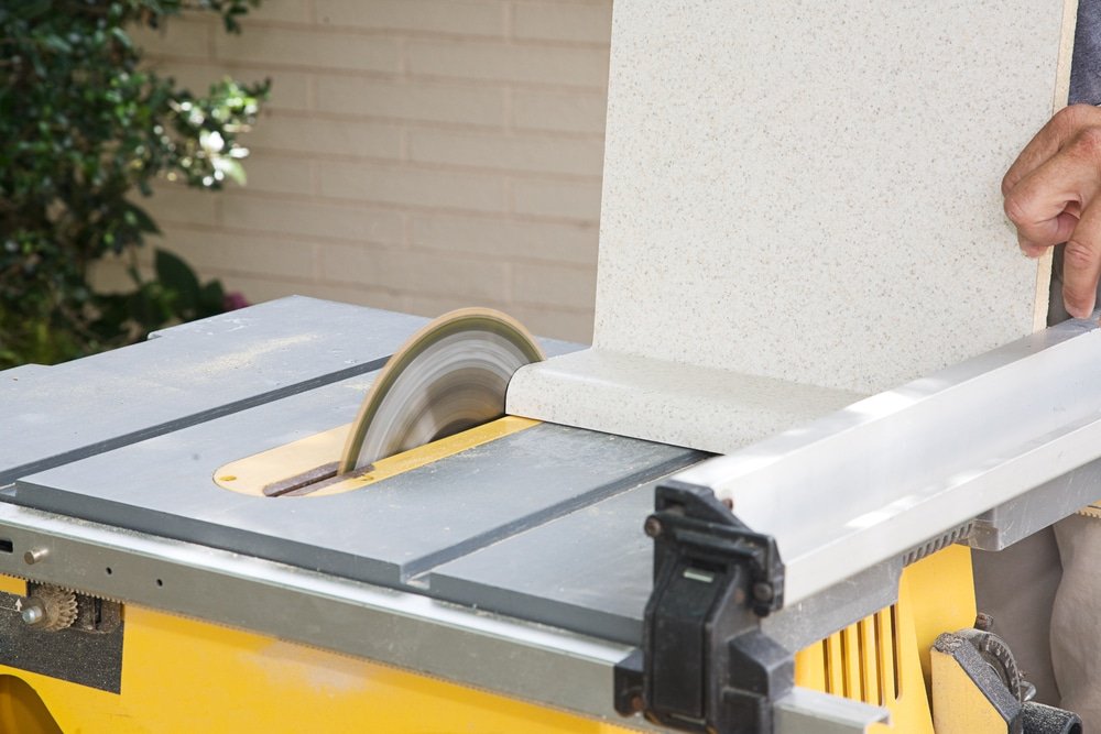 router table vs handheld router