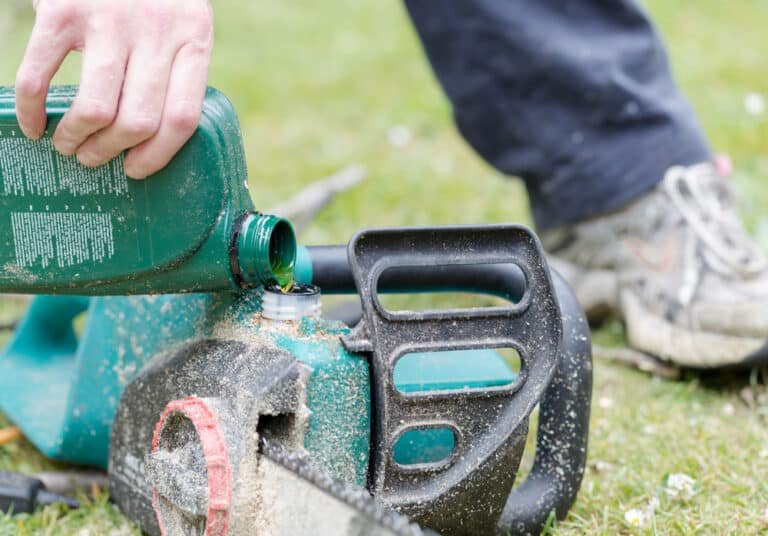 What Oil Does an Electric Chainsaw Use? Find Out Now!