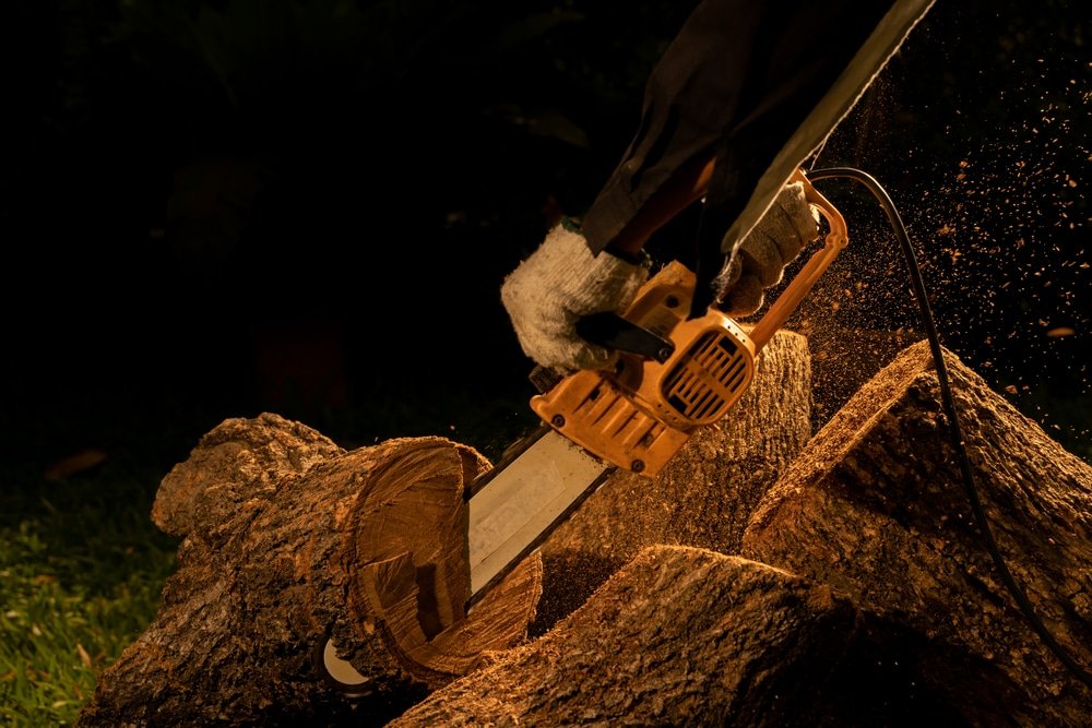 when was the electric chainsaw invented