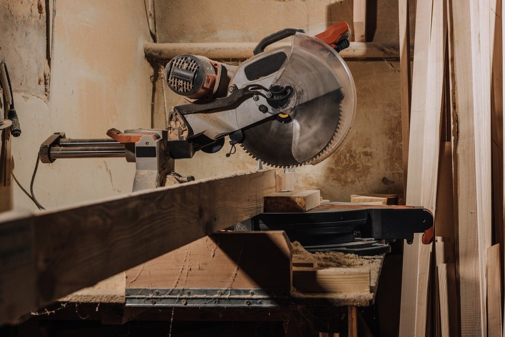 why does my circular saw keep stopping