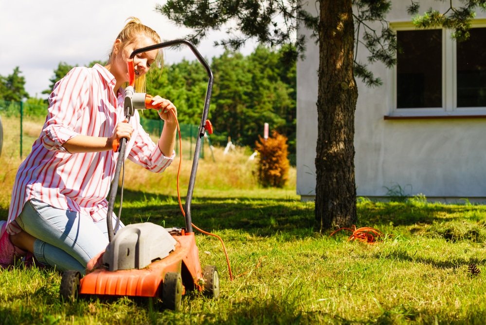 why won't my electric lawnmower start