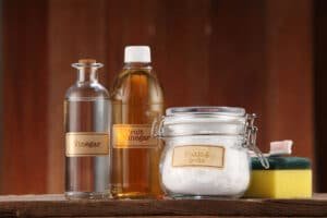 baking soda, vinegar and other household cleaning items