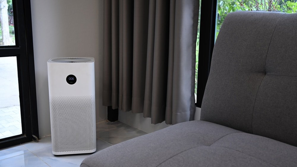 fine dust cleaning device in living room