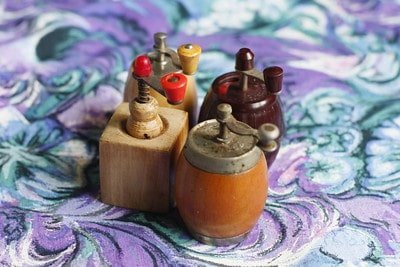 manual grinding devices