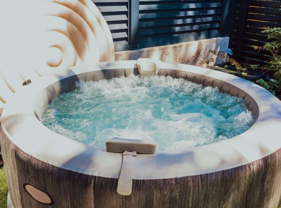 a jacuzzi in the courtyard